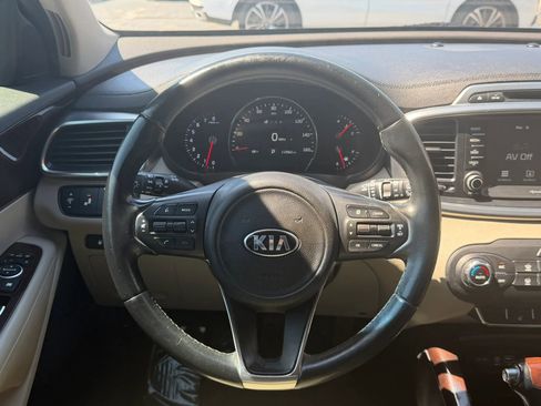 Used 2018 Kia Sorento EX FWD image 44