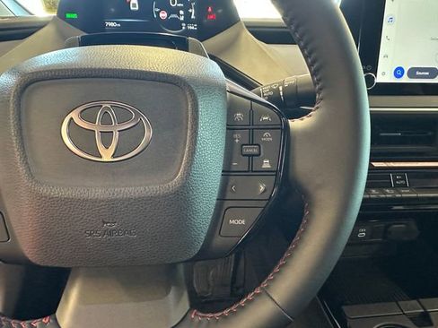 Used 2025 Toyota Prius Plug-In Hybrid FWD image 21
