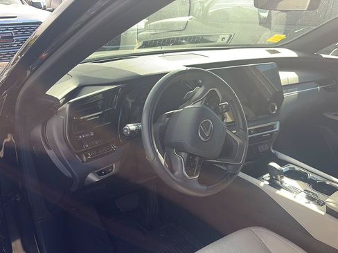 Used 2024 Lexus RX 350 w/ Convenience Package AWD/4WD image 9