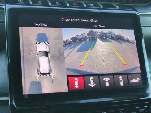 Used 2025 Jeep Grand Cherokee Limited w/ Luxury Tech Group II image 19