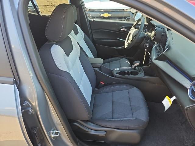 New 2026 Chevrolet Trax LS w/ LS Convenience Package FWD image 27