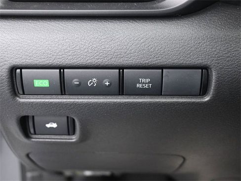 Used 2025 Nissan Sentra S image 14