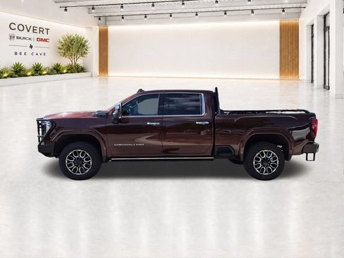 Used 2024 GMC Sierra 2500 Denali Ultimate AWD/4WD image 8