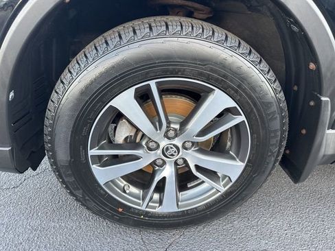 Used 2018 Toyota RAV4 XLE image 32