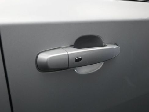 Used 2020 Chevrolet Traverse LS FWD image 36