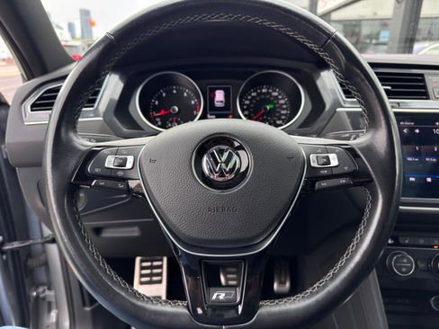 Used 2021 Volkswagen Tiguan SE R-Line image 18