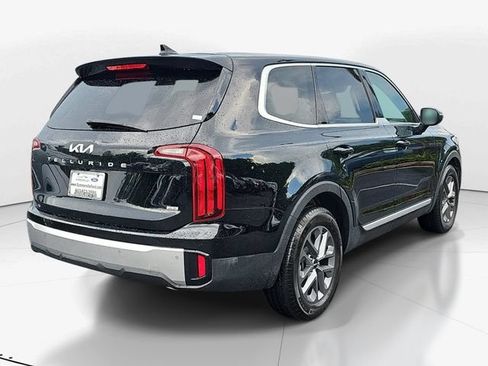 Used 2023 Kia Telluride LX AWD/4WD image 3