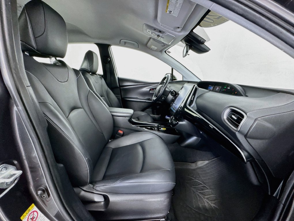 Used 2020 Toyota Prius Prime XLE FWD image 28