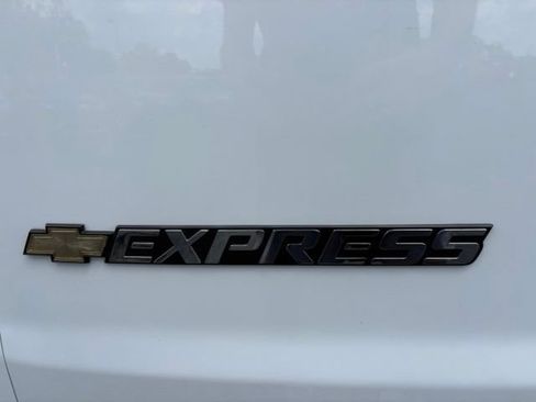 Used 2025 Chevrolet Express 2500 w/ Driver Convenience Package RWD image 6
