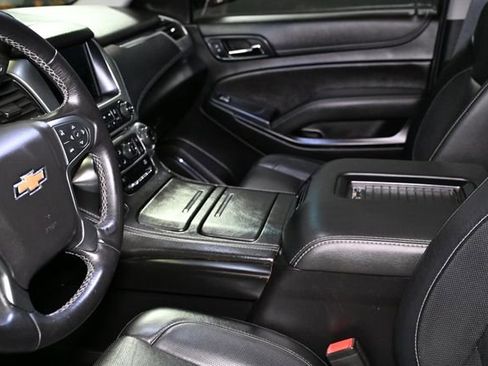 Used 2019 Chevrolet Suburban Premier AWD/4WD image 22