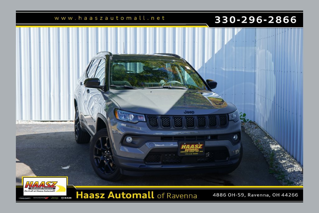 Used 2023 Jeep Compass Latitude w/ Sun and Sound Group AWD/4WD image 1