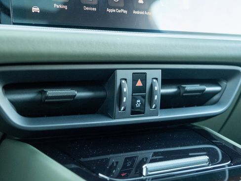 Certified 2024 Porsche Cayenne image 23