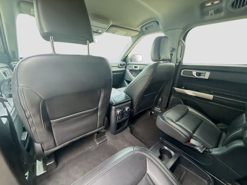 Used 2021 Ford Explorer XLT w/ Equipment Group 202A RWD image 24