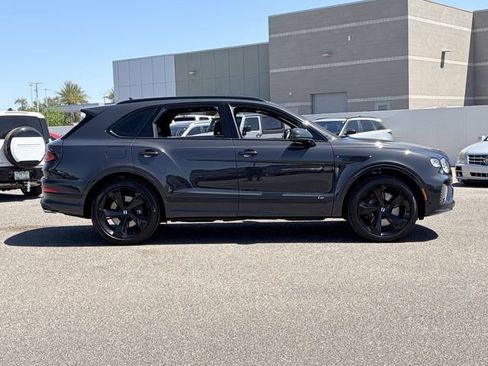 Used 2021 Bentley Bentayga AWD/4WD image 25