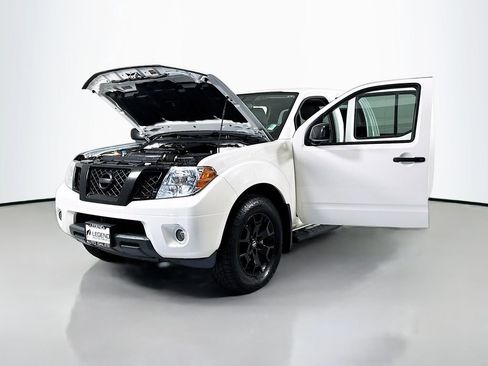 Used 2021 Nissan Frontier SV w/ Midnight Edition Floor Mats image 20