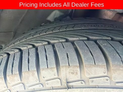 Used 2022 Toyota Prius Prime Limited FWD image 2