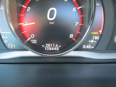 Used 2017 Volvo V60 T5 Premier w/ Convenience Package image 4