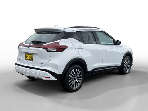 Used 2024 Nissan Kicks SR image 5