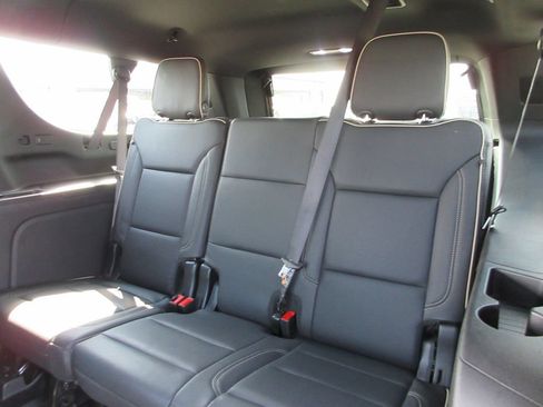 Certified 2025 GMC Yukon XL Elevation w/ Technology Package AWD/4WD image 24
