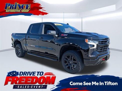 Used 2025 Chevrolet Silverado 1500 LT Trail Boss w/ Convenience Package II AWD/4WD image 1