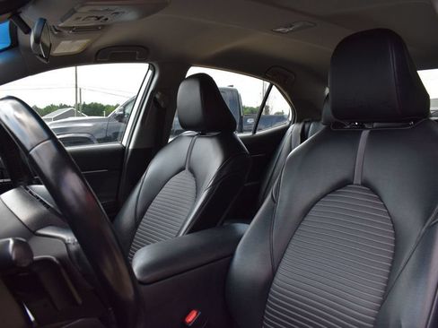 Used 2021 Toyota Camry SE FWD image 10