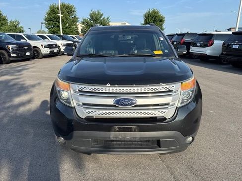 Used 2014 Ford Explorer XLT w/ Equipment Group 202A AWD/4WD image 2