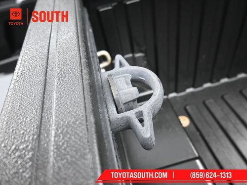 Used 2020 Toyota Tacoma TRD Off-Road AWD/4WD image 37