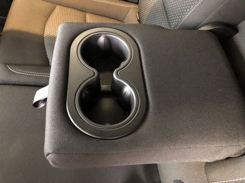 Used 2024 GMC Terrain SLE w/ Driver Convenience Package image 15