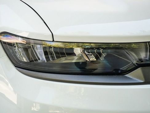 New 2026 Jeep Grand Cherokee Altitude image 8