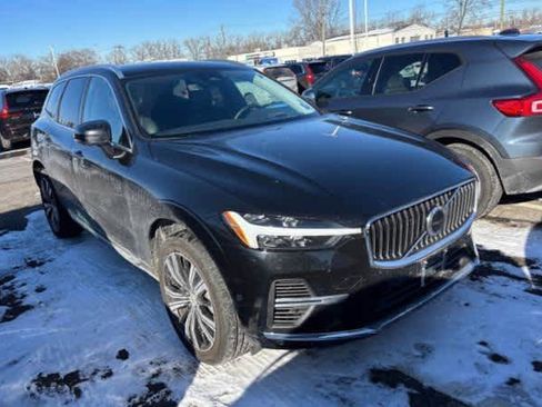 Certified 2023 Volvo XC60 T8 Ultimate w/ Climate Package image 8