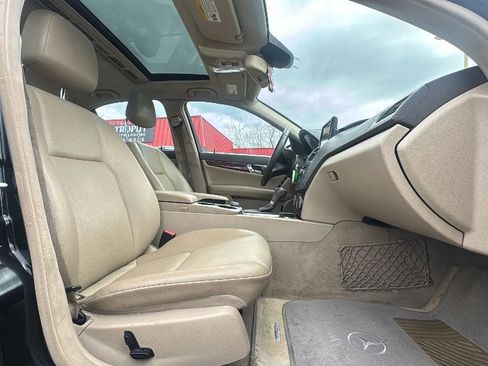 Used 2011 Mercedes-Benz C 300 C 300 Luxury Sedan 4D image 17