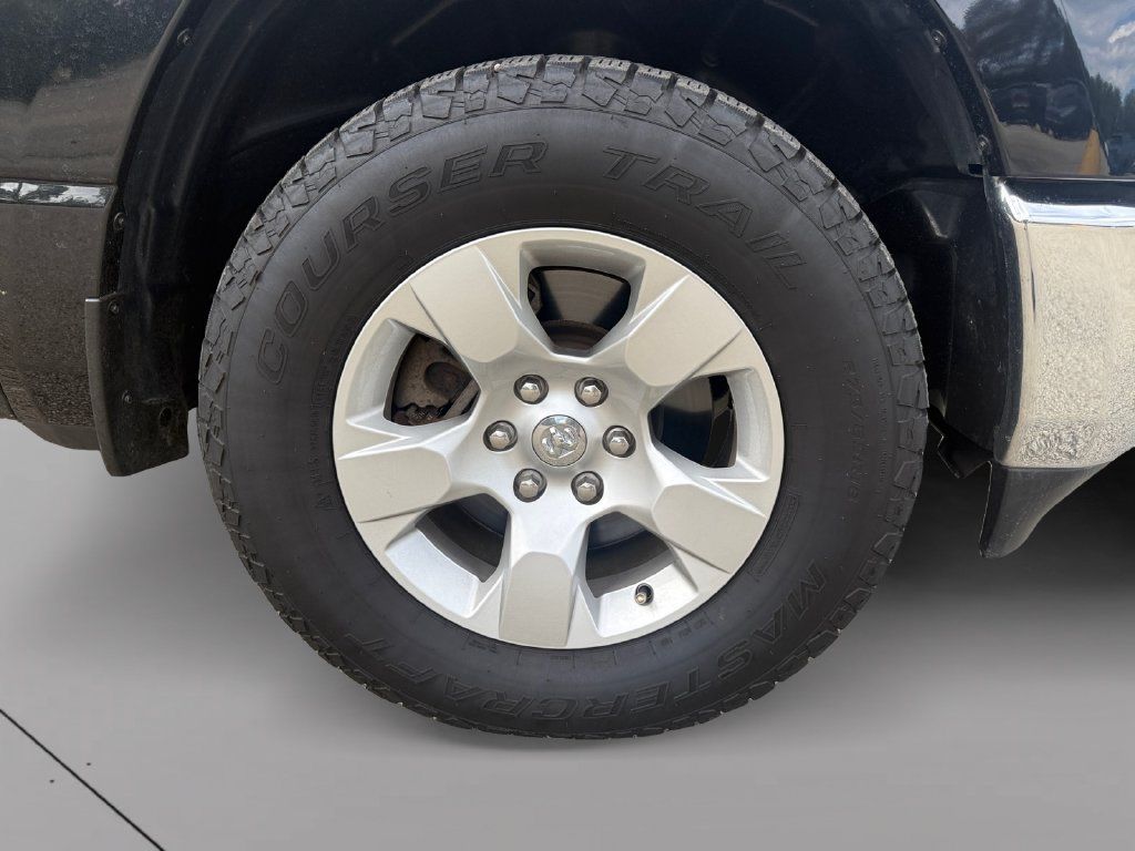 Used 2019 RAM 1500 Big Horn AWD/4WD image 9
