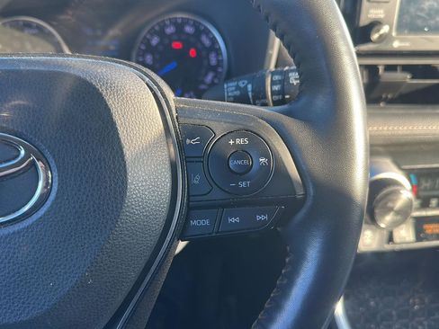 Used 2020 Toyota RAV4 XLE w/ XLE Grade Weather Package image 14