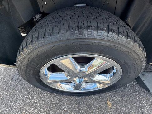 Used 2011 Chevrolet Tahoe LTZ image 44