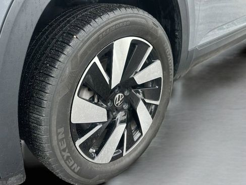 Used 2026 Volkswagen Atlas Cross Sport SE FWD image 35