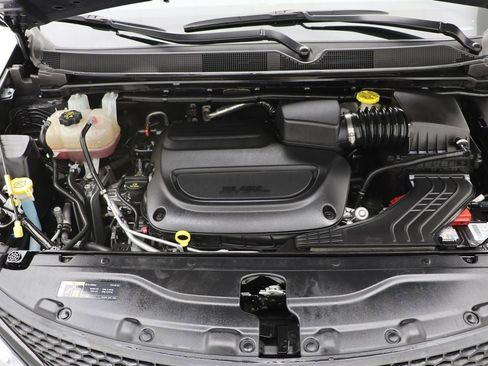 Used 2020 Chrysler Pacifica Touring-L w/ Advanced Safetytec Group image 30