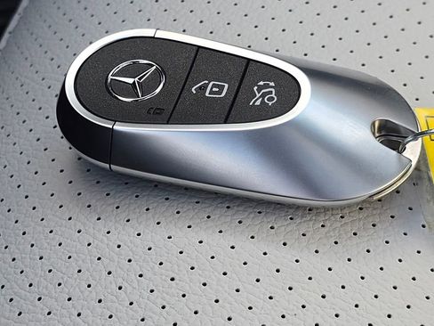 New 2026 Mercedes-Benz GLC 300 4MATIC image 36