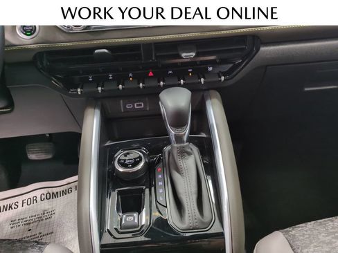 Used 2024 Chevrolet Colorado ZR2 w/ Safety Package AWD/4WD image 18