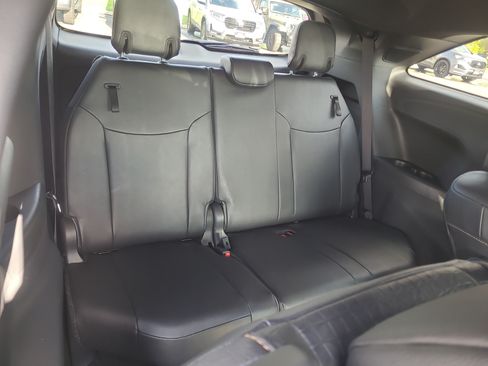 Certified 2025 Toyota Sienna XLE Woodland Edition AWD/4WD image 29
