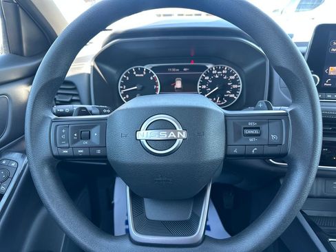 Used 2025 Nissan Rogue S AWD/4WD image 19