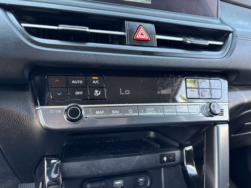 Certified 2025 Kia Seltos EX FWD image 22