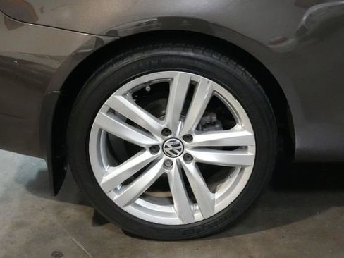 Used 2012 Volkswagen Eos Executive image 11