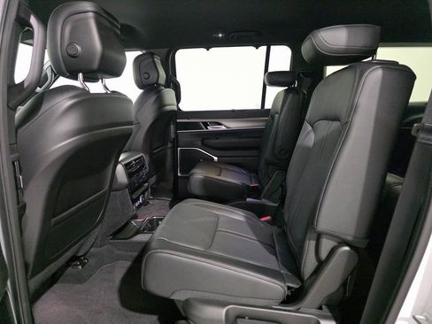 New 2025 Jeep Wagoneer L Series II w/ Convenience Group I AWD/4WD image 21