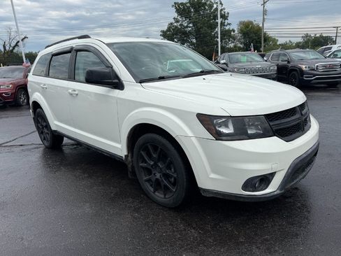 Used 2017 Dodge Journey SXT w/ Blacktop Package FWD image 7