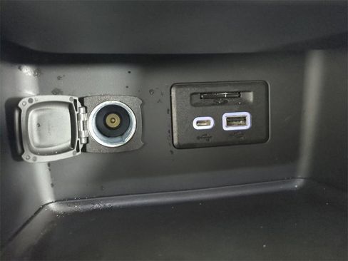 Used 2021 GMC Acadia SLT w/ Premium Package image 28