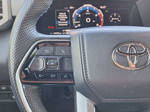 Used 2022 Toyota Tundra Platinum AWD/4WD image 18