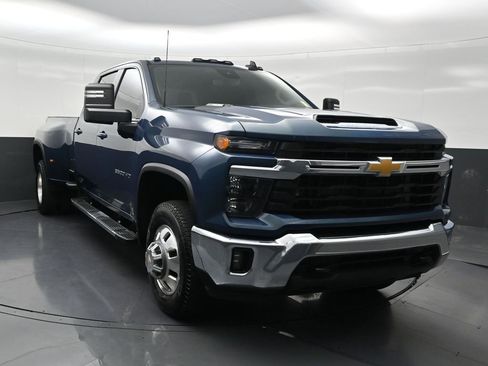Used 2026 Chevrolet Silverado 3500 LT AWD/4WD image 8