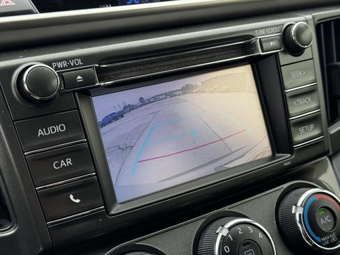 Used 2015 Toyota RAV4 LE image 20