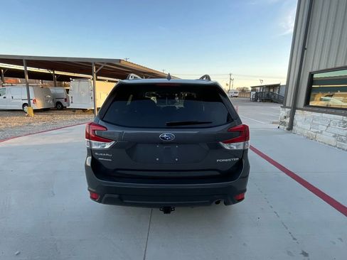 Used 2022 Subaru Forester Premium image 16