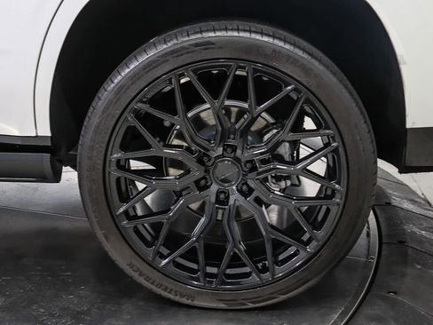 Used 2025 Cadillac Escalade Sport Platinum w/ LPO, Floor Liner Package AWD/4WD image 10
